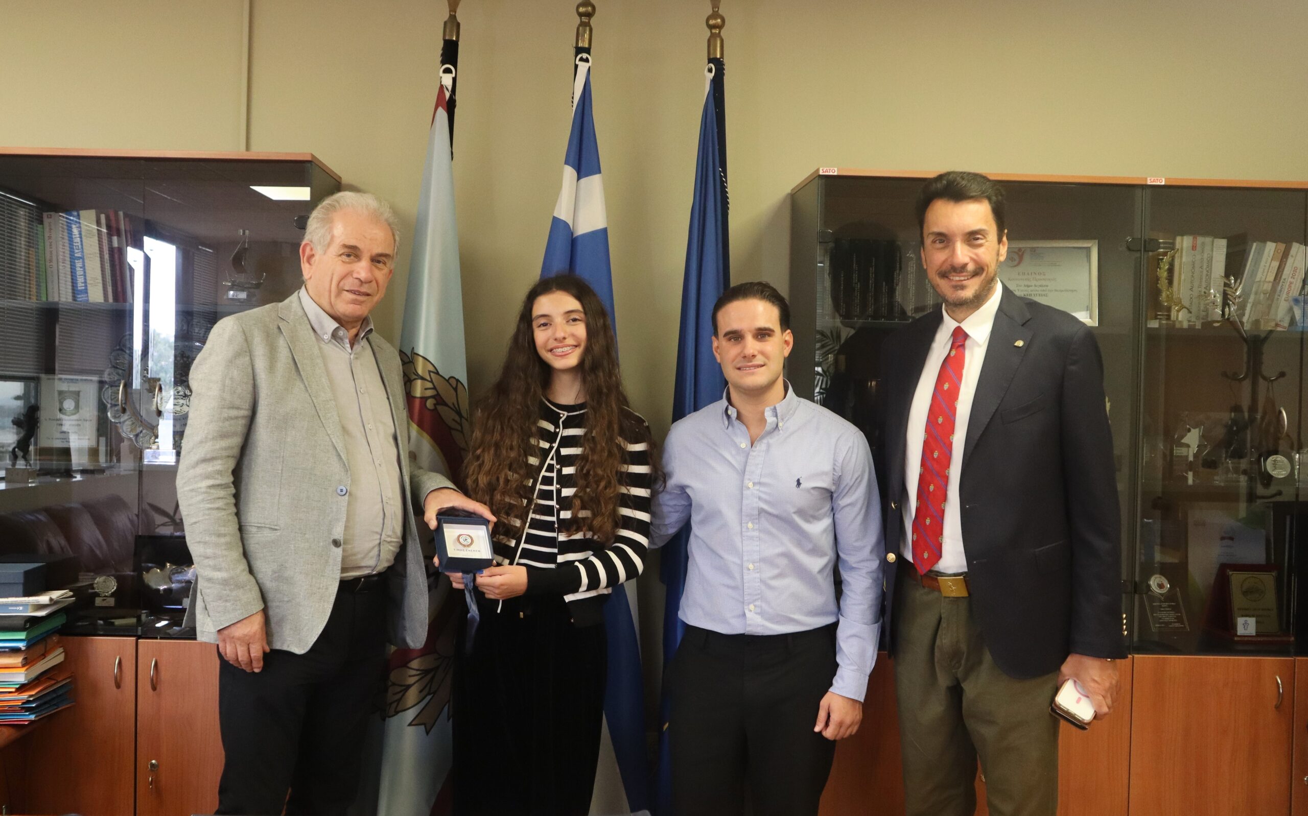 Ο Δήμος Αιγάλεω τίμησε τη Ζωή Χάρτζη για τη διεθνή διάκρισή της στην ιππική δεξιοτεχνία