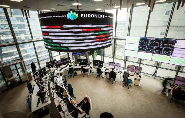 Πτώση-Σοκ για τις Ευρωπαϊκές Μετοχές: Τεχνολογία, Fed και οι Ανησυχίες των Επενδυτών