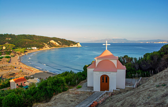 Ελληνικός Τουρισμός: Νέα Ρεκόρ το 2025 και ο Καθοριστικός Ρόλος των Κοινωνικών Δικτύων