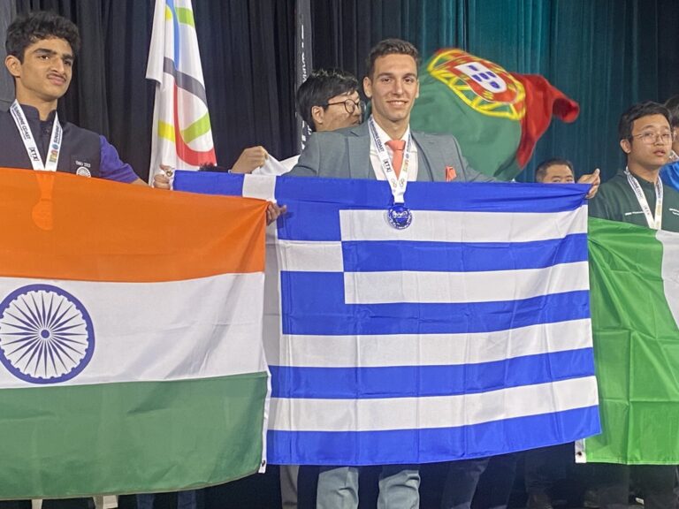 Κυριάκος Τσουρέκας: Αργυρό μετάλλιο στην 66η Διεθνή Μαθηματική Ολυμπιάδα – Τιμήθηκε στο Δημαρχείο Περιστερίου