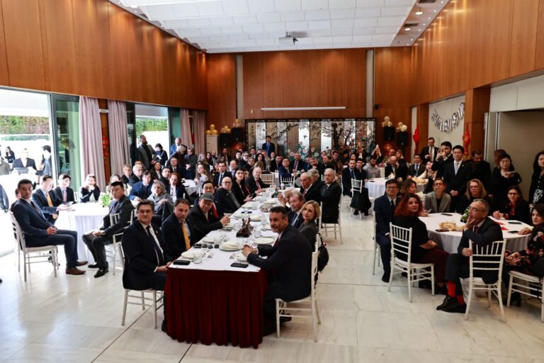 Δήμαρχος Σαλαμίνας στην Πρεσβεία της Κίνας: παρουσία στην κοπή βασιλόπιτας και μηνύματα συνεργασίας