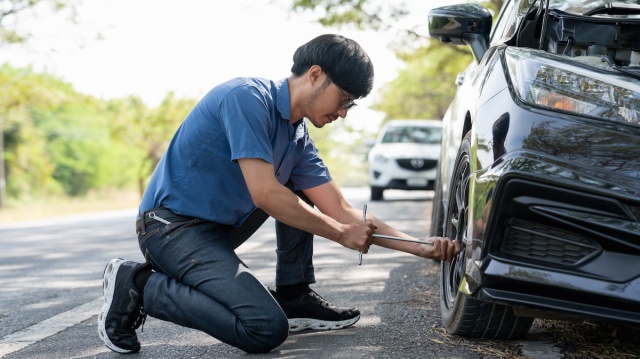 tyres_change_shutterstock_2648126213-1