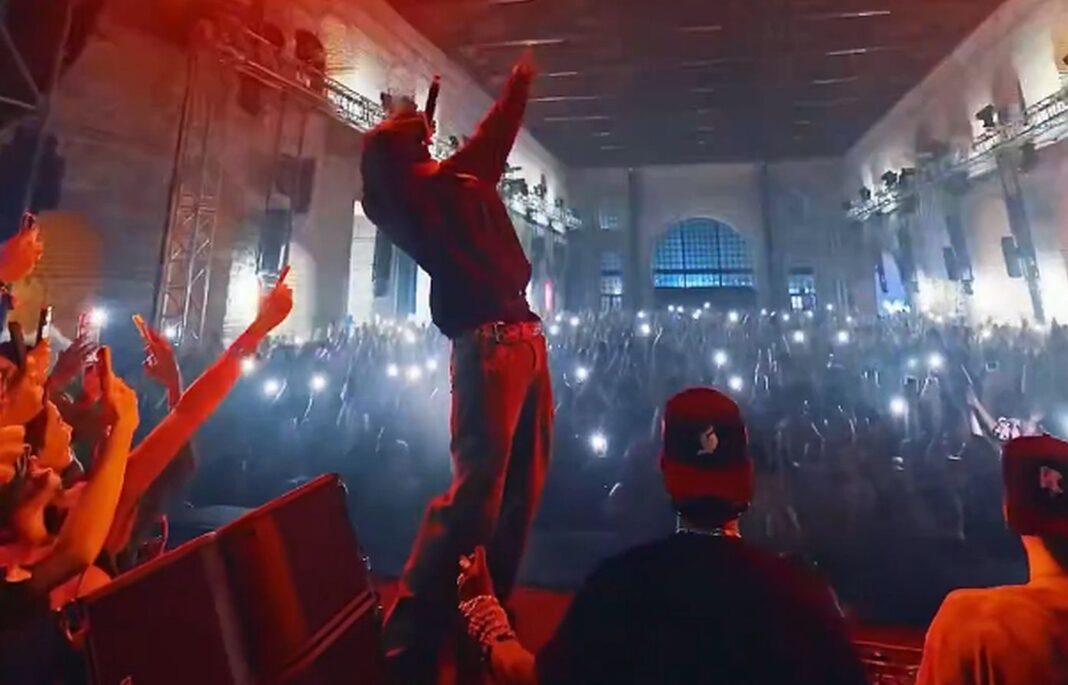 TRAVIS-SCOTT